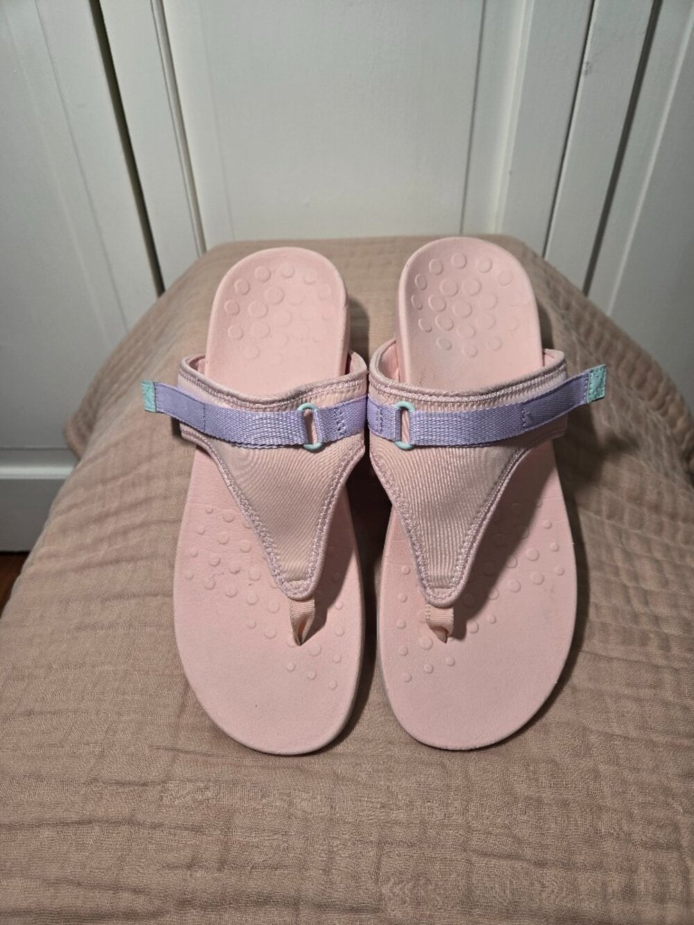 Vionic Barbie Pink & Lilac Thong Sandal sz 8